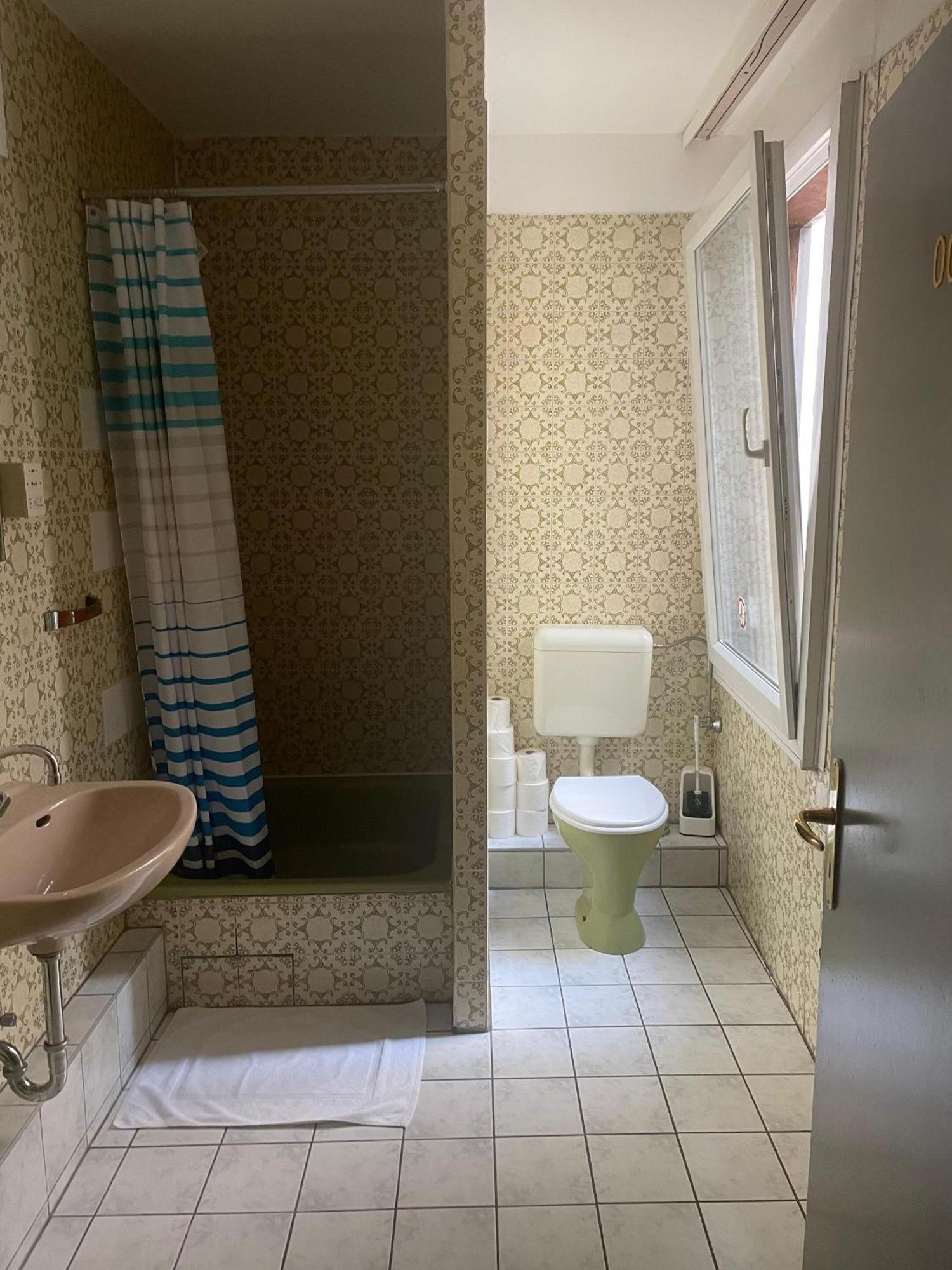 Hotel Schwaferts ヴッパータール 部屋 写真